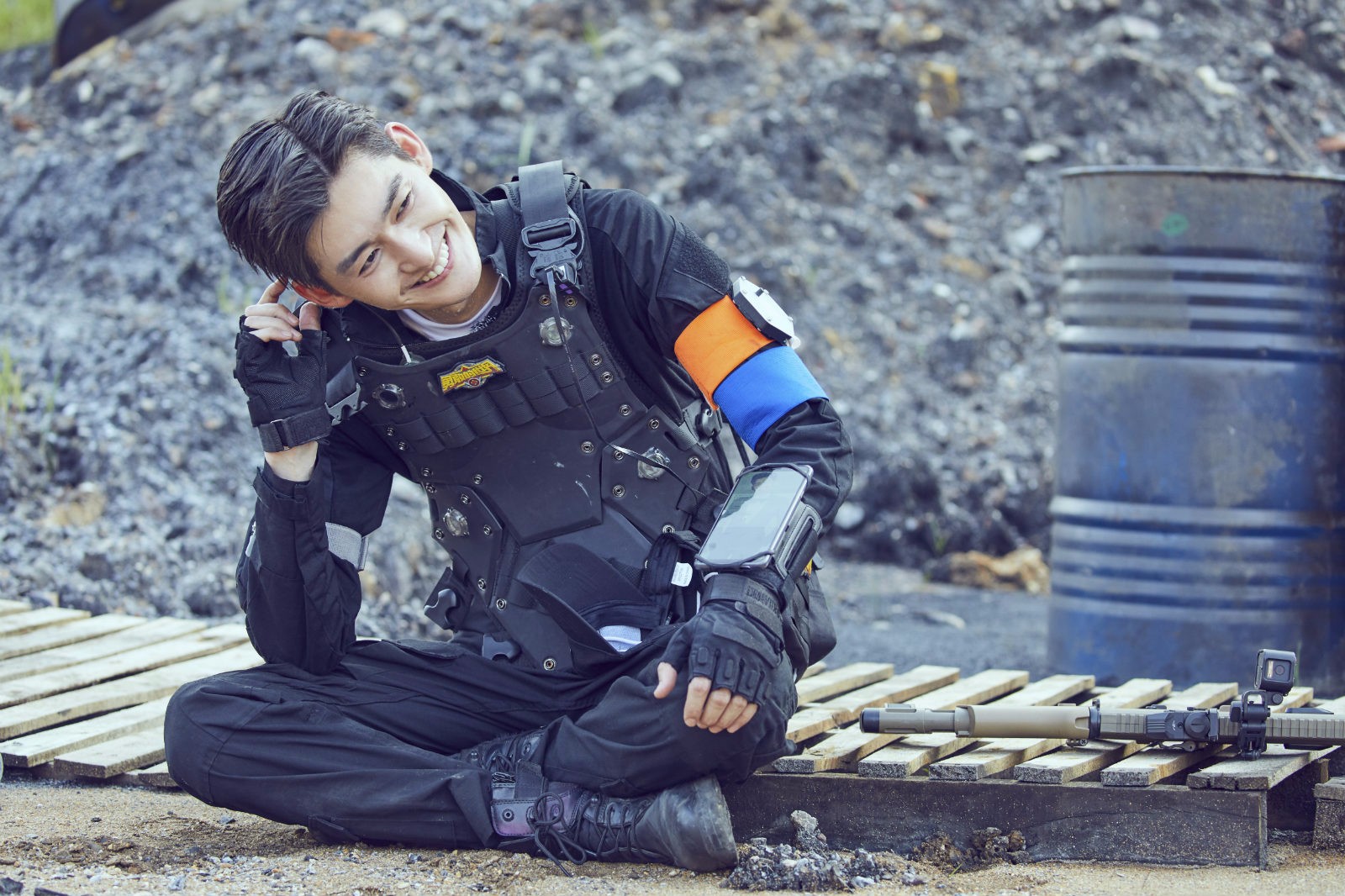 张翰陈乔恩《勇敢的世界》跳闺蜜舞 "保持队形"梗搞笑不断