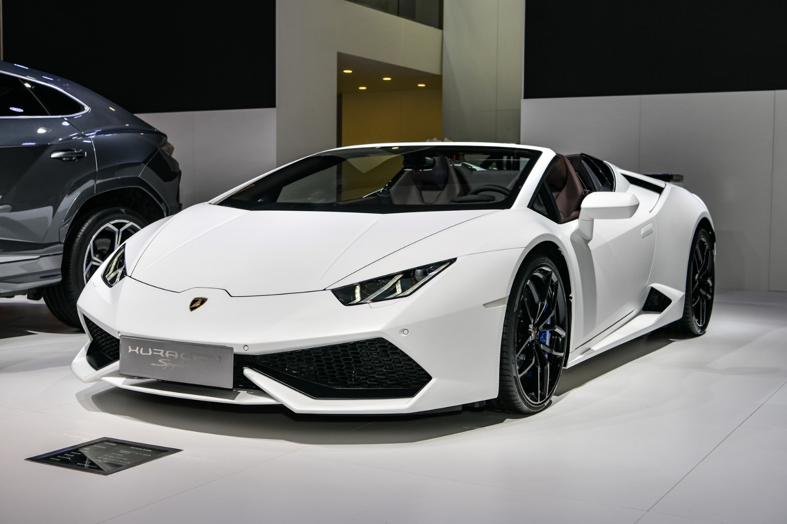 兰博基尼携全系车型亮相成都车展