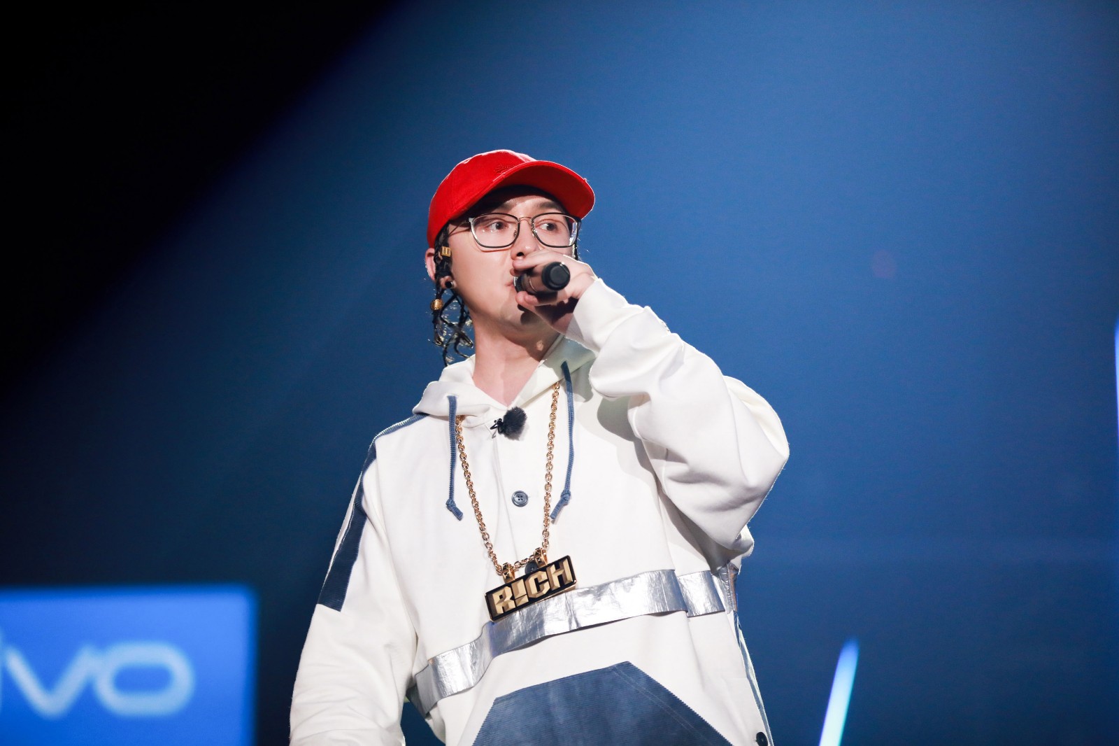 《中国新说唱》那吾克热晋级六强!藏头verse火力全开!