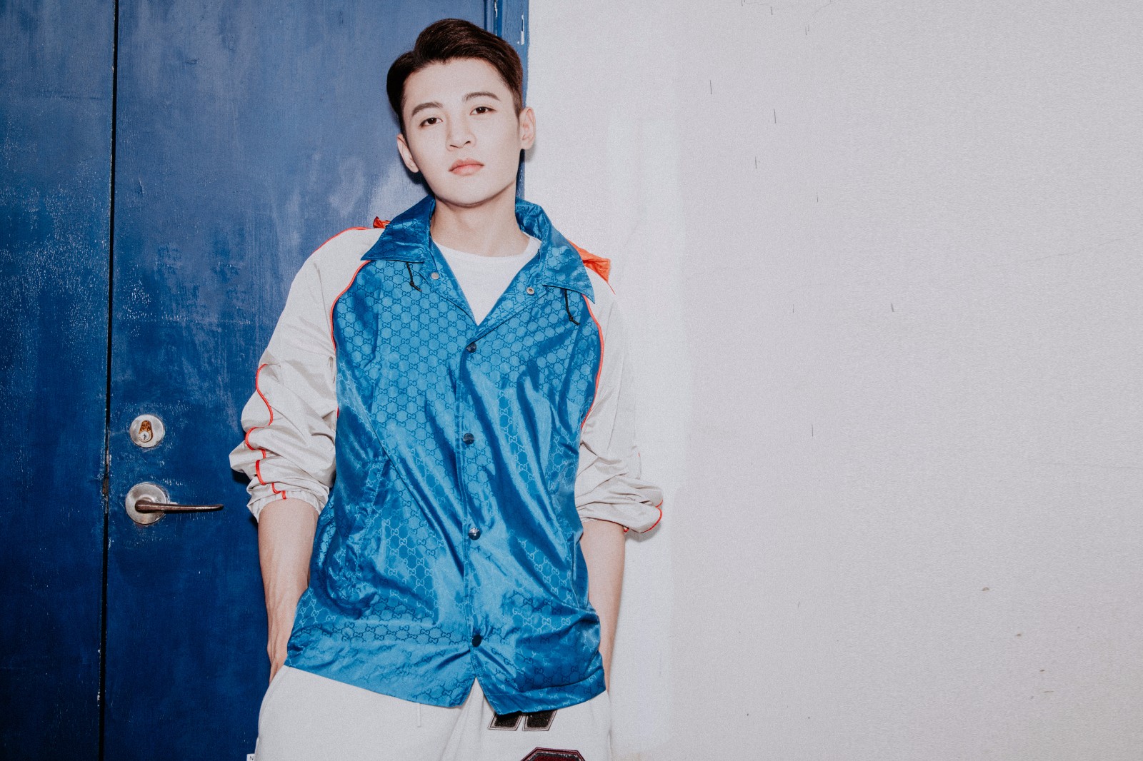 周骏超运动潮流写真曝光 邻家大男孩阳光帅气