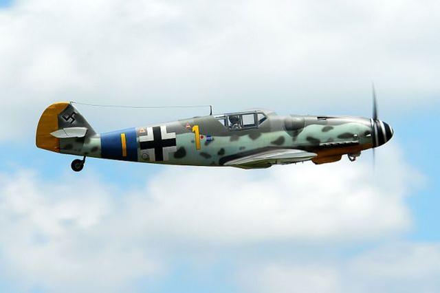 纳粹德国最新战斗机首次出战,却被该国老旧战机一举击落并俘虏!|西班