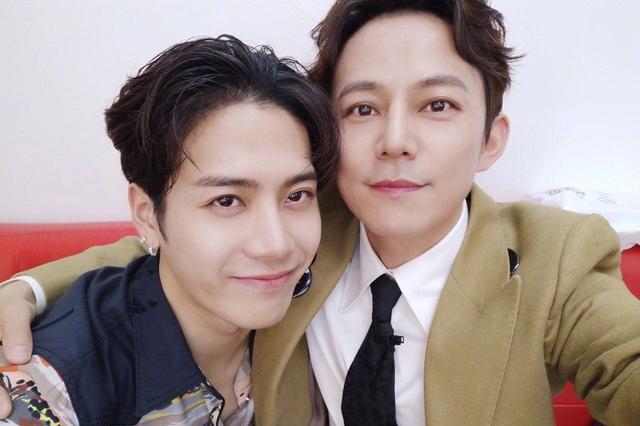 何炅王嘉尔《拜托了冰箱》第四季回归 冰箱家族升级来袭