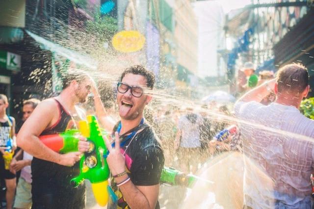 全球十大狂欢节日"泰国泼水节"即将到来,大量中国游客远赴泰国