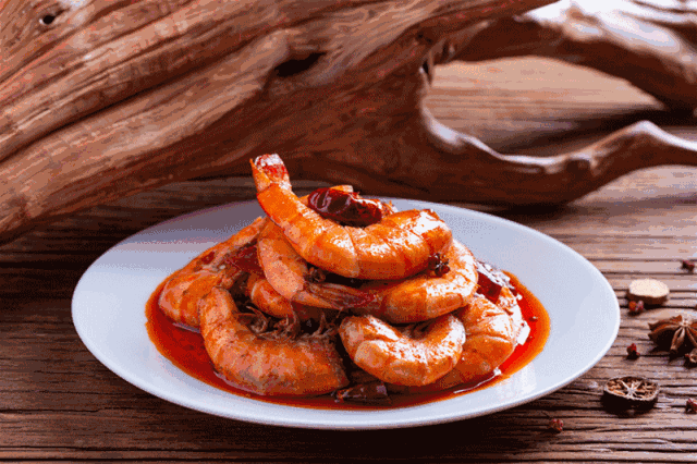 香辣虾 选用深海基围虾 虾肉雪白如脂,肉质紧实鲜美 再以廖记配方卤制