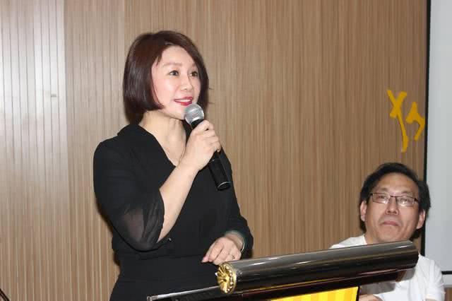 化妆品店总经理蔡丽女士,河南若源四汇食品有限公司负责人王辉和刘伟