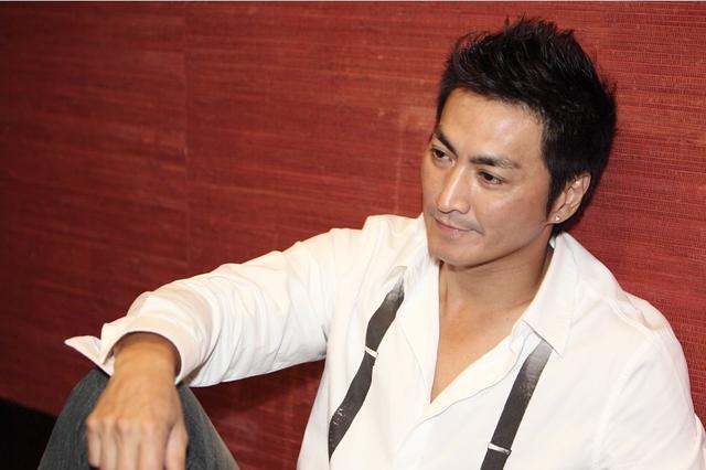 何家劲|拍戏|身价_新浪新闻