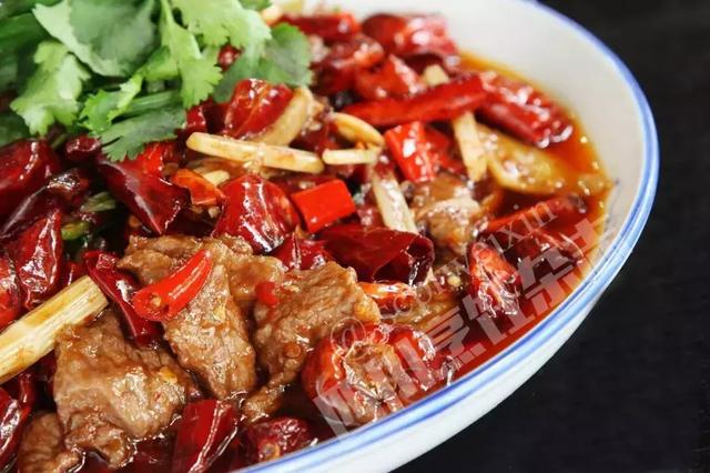 爆炒类菜肴如何做到“亮油爆汁”？大厨教你一招，掌握制作技巧！|菜肴|亮油|勾芡_新浪新闻