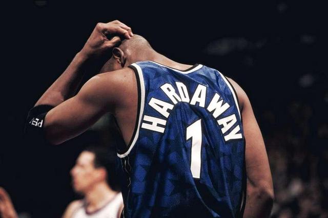 【第三名:便士哈达威】便士哈达威曾以一己之力对抗乔丹,23岁时,他场
