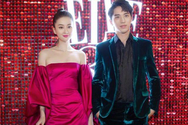 乔欣莫不是明星圈的腰精吧这腰线太高谁跟她合照都矮一截