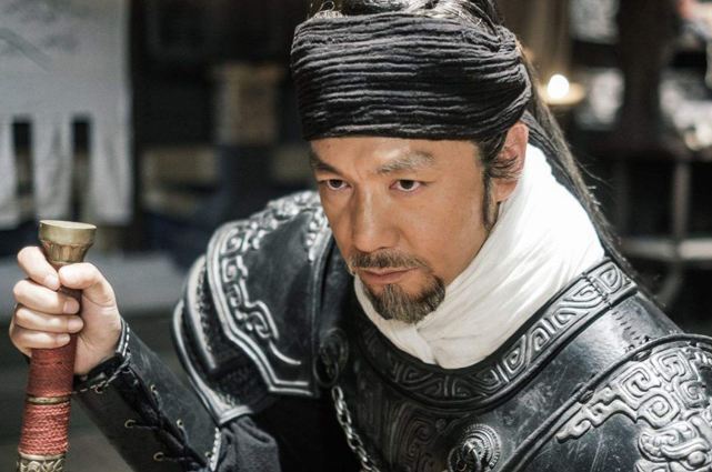 就玩完了,因为内部发生了分裂,先是倪文俊弑君未果跑路被陈友谅杀死