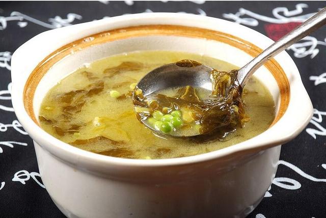 酸菜汤的2种精致做法,好吃的不要不要的|酸菜|菜汤|花椒粒_新浪网