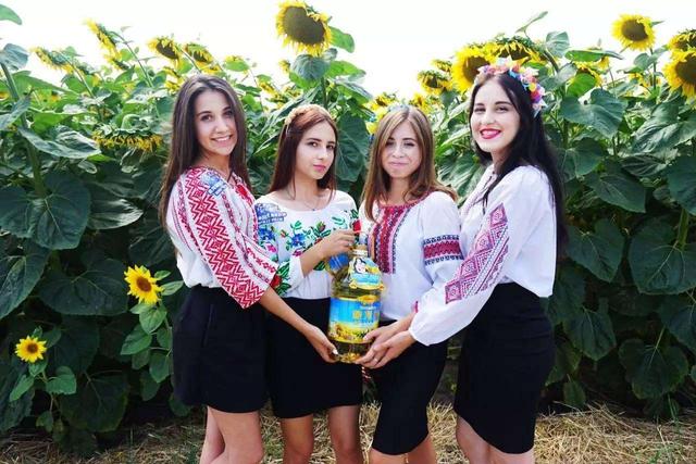 世界上男女比例失调最严重的国家,美女成群却多没有男友|乌克兰|男女