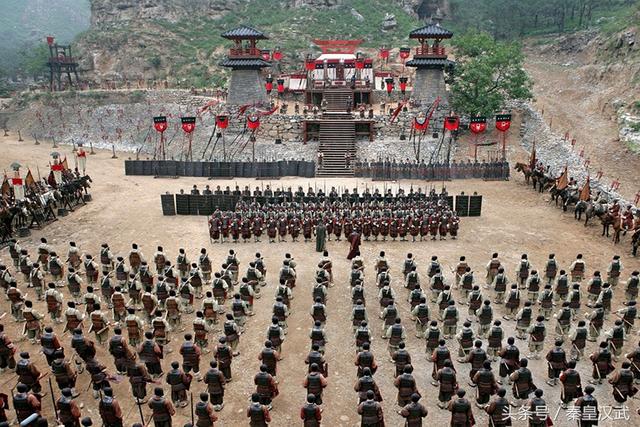 古代战场冲锋第一排士兵最先受攻击为何还往前冲原因有些意外