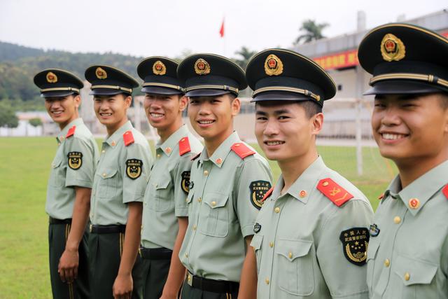 武警|軍裝|外出_新浪新聞