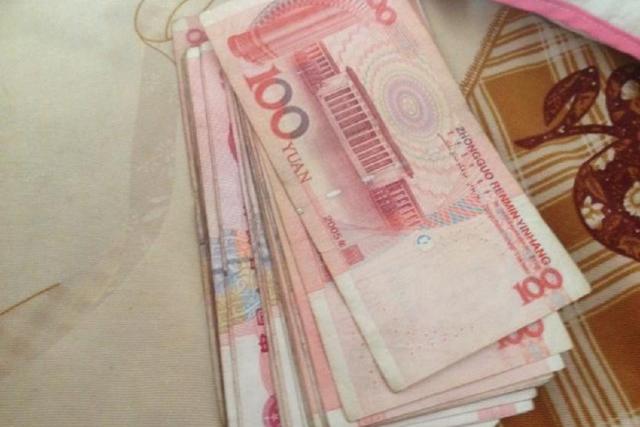 还是结婚了,从那以后,公公也安静了好几年,只不过他丝毫不提还钱的事