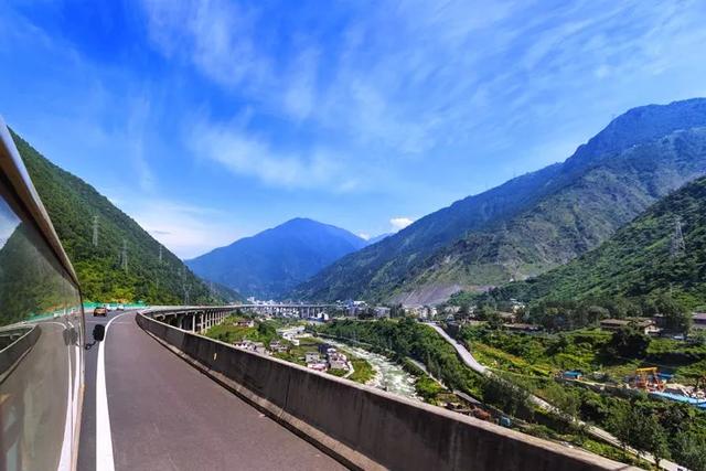 四川境内六条自驾公路,每一条都能称为景观大道,你去过几条!