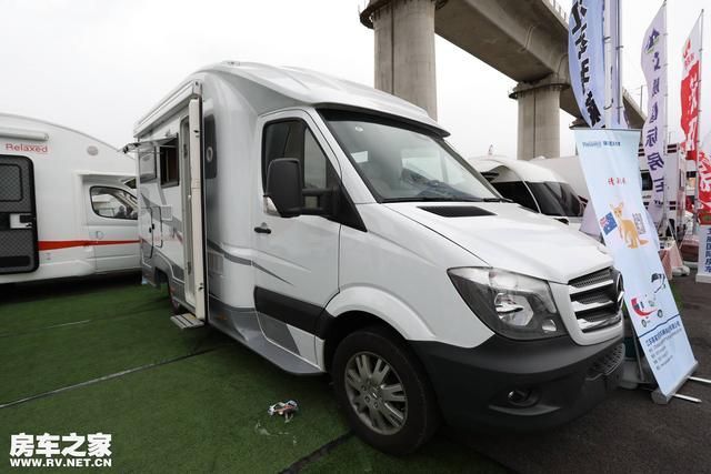 瑞莱克斯奔驰t型房车