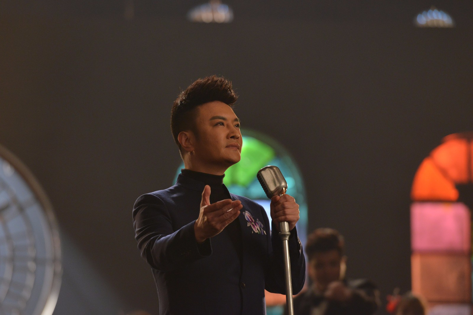 汤非《我们》mv致敬"五一"劳动者 展现富强愿景