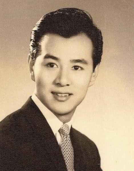 是五十年代香港长城电影公司的男演员,曾出演58部电影,还是著名导演