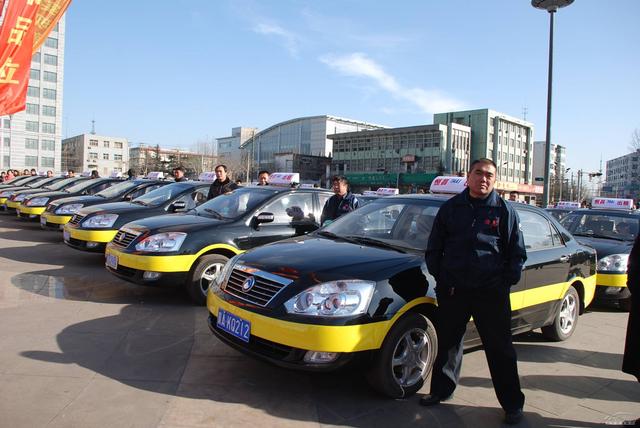 李星星一直并一直活跃在商业前线.-新浪汽车