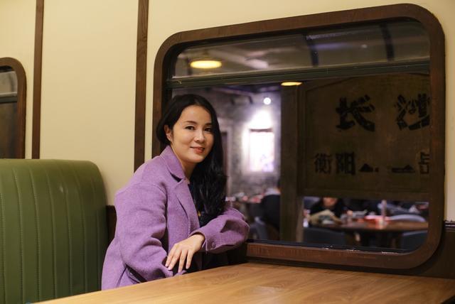 长沙老口子安利旅行打卡实力网红小龙虾店,带你秒穿老长沙车站!
