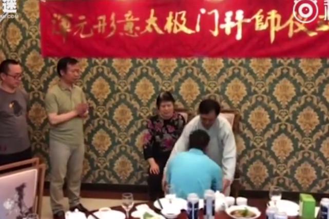 马保国也收散打徒弟！传武大师组团曲线抗击格斗狂人