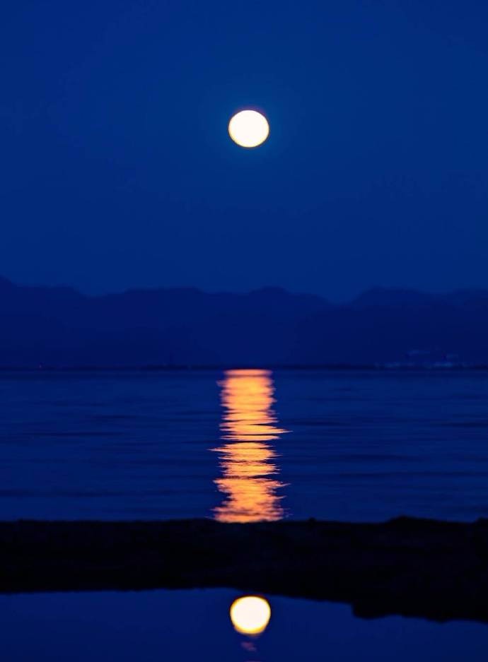 千江有水千江月,万里无云万里天