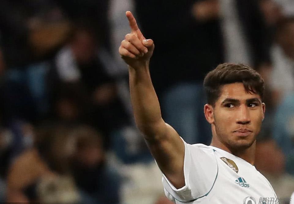 伊斯科贝尔进球喜悦相拥 阿什拉夫自豪展示皇马队徽