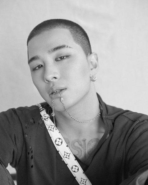 bigbang成员太阳寸头硬汉写真曝光 将于今日现役入伍