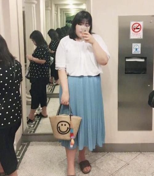 韩国吃播博主秀彬竟是如此时尚 不单是美食控