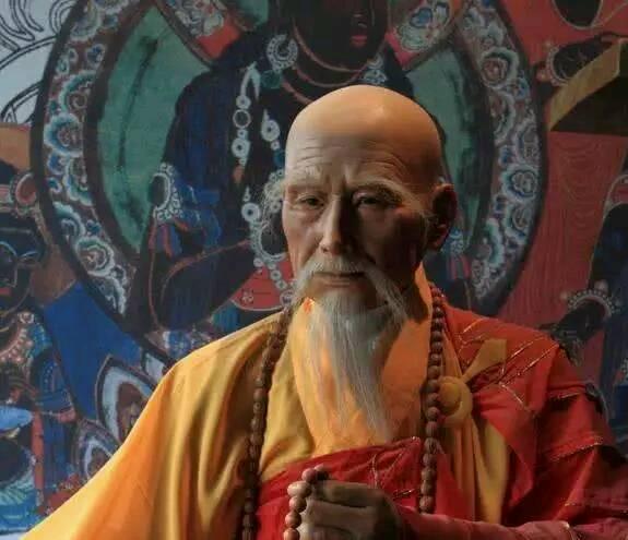 妃离世后,他甚至直接剃了头发想要皈依佛门,所幸玉林通琹禅师及时赶到