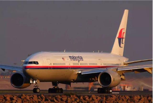 报告没有给出马航mh370失踪的原因,但是回顾了飞机在失踪前发生的有据