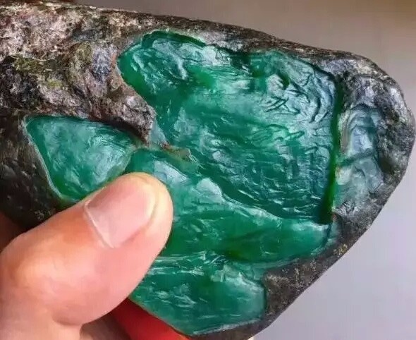 切不垮赌石----小新