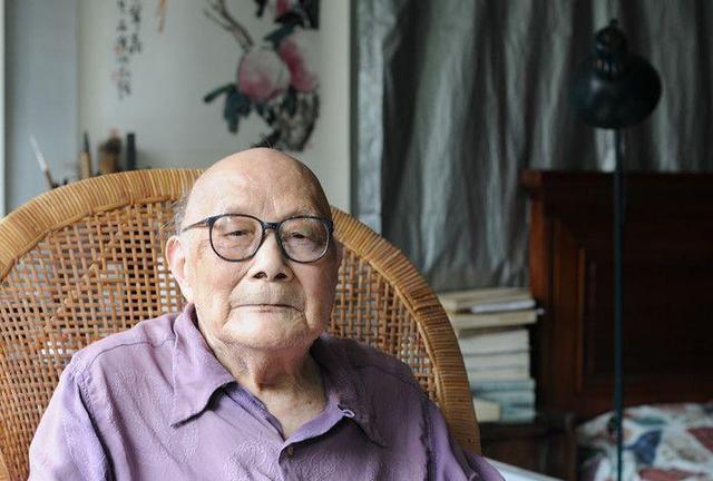 传奇老人74岁任文史馆员102岁将奖金捐给小学104岁书法不乱