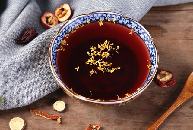 西安人夏季必备的酸梅汤,做法简单,美味解暑!|酸梅汤|乌梅|西安_新浪