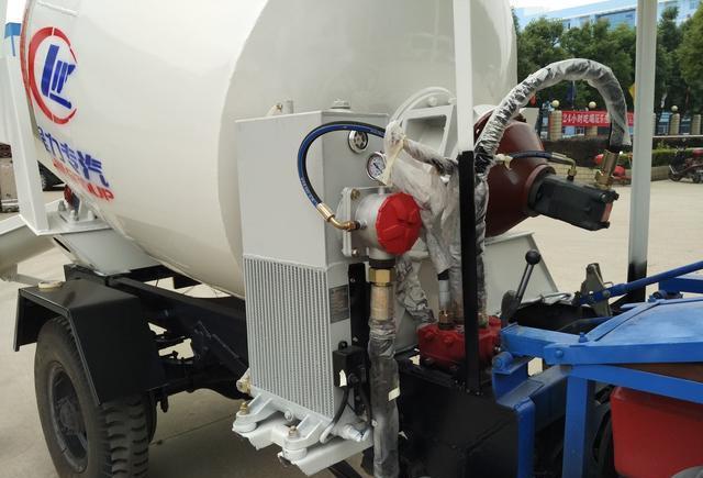 改装高手在民间, 这款改装的工程车, 销量曾比肩五菱宏光