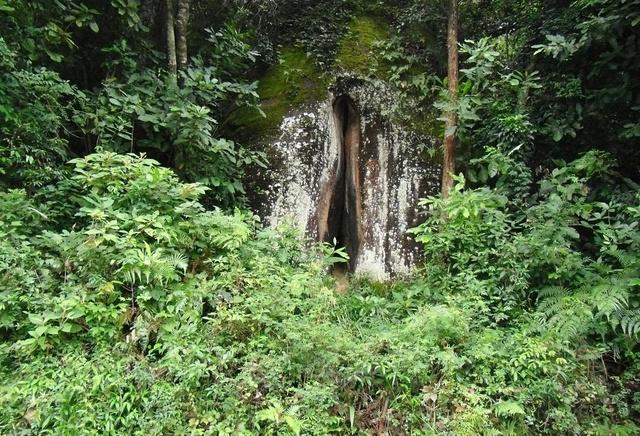 丹霞双绝-阳元石,阴元石。世界独一无二,巧夺天