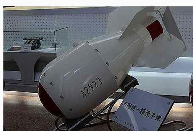 二战美国研发两大杀器, 原子弹投在日本, 另一个为何却投在欧洲?