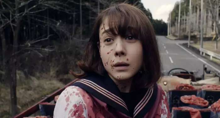 《真实魔鬼游戏》电影,一阵风过,所有身穿校服的花季少女就都被腰斩了