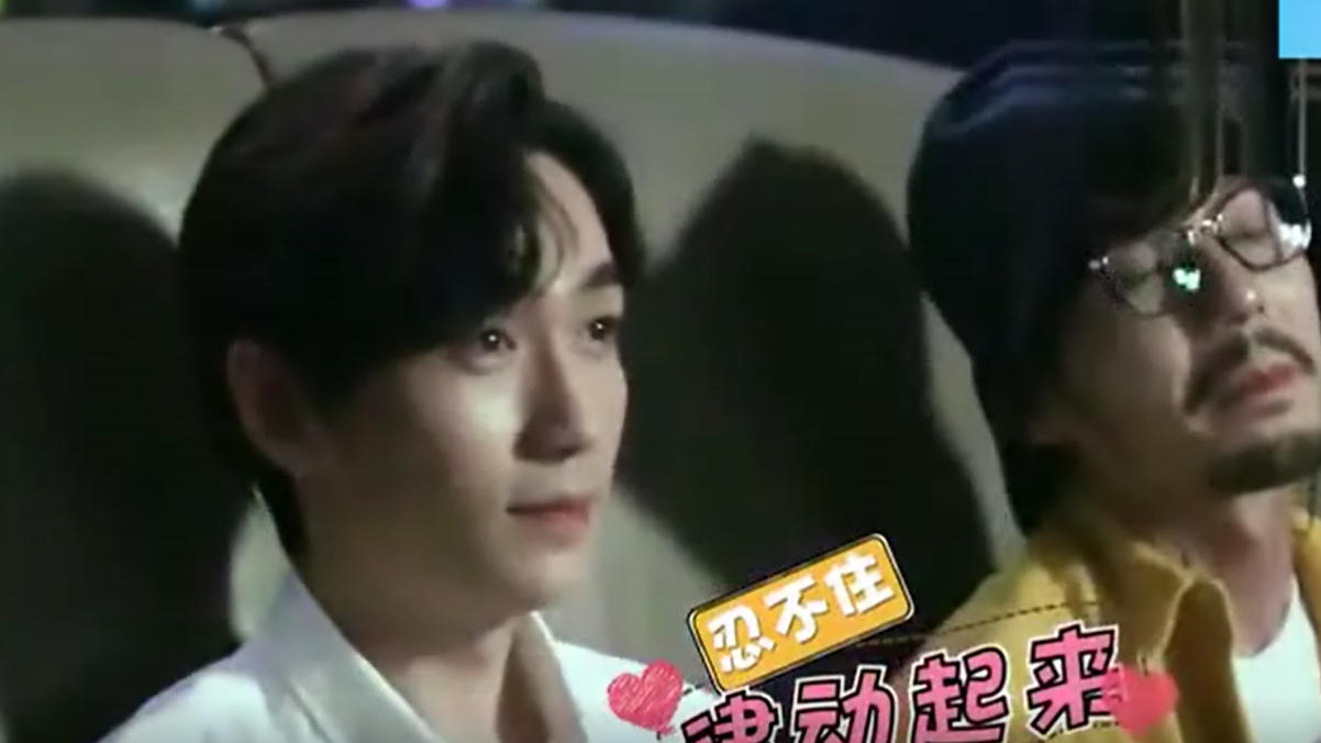 白宇朱一龙合体直播!合唱《时间飞行》 啊啊啊