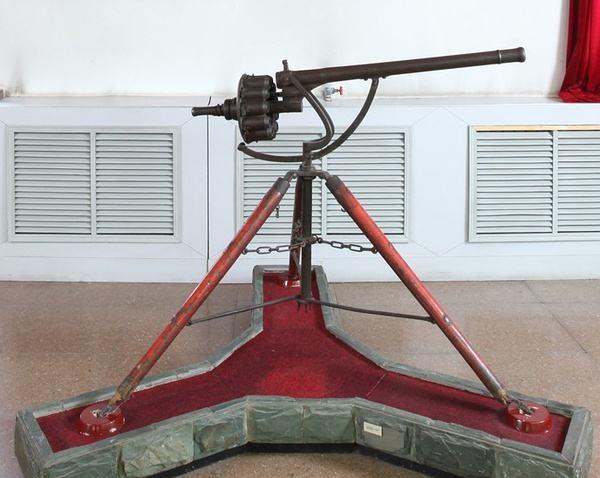 中国人在清朝时首先发明了机枪