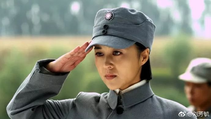 明月的扮演者叫鱼梦洁,虽然仍然活跃在娱乐圈中,但是也只是一些类似