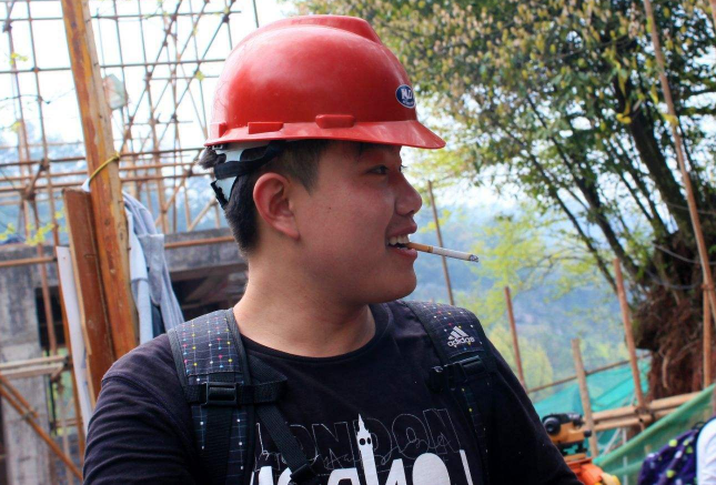 包工头叫苦:如今农民工"耍大牌"干几天就罢工!农民工也现实?