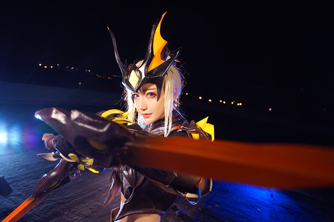 王者荣耀:冠军杯国际赛mvp定制皮肤终于敲定,果然是花木兰