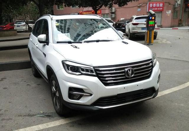 亮点:长安紧凑型suv 中期改款改进问题发动机 增加时尚造型 竞品车型