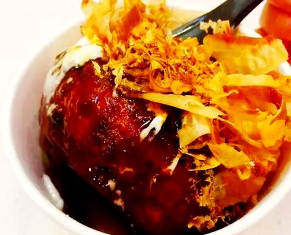 银川步行街这家巨大章鱼烧爆红,比拳头还大!