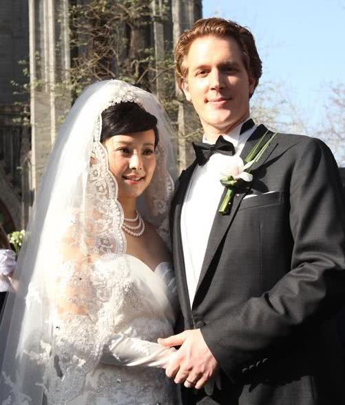 保留了她敢爱敢恨的作风,就像前些日子她手撕《演员的诞生》这档节目