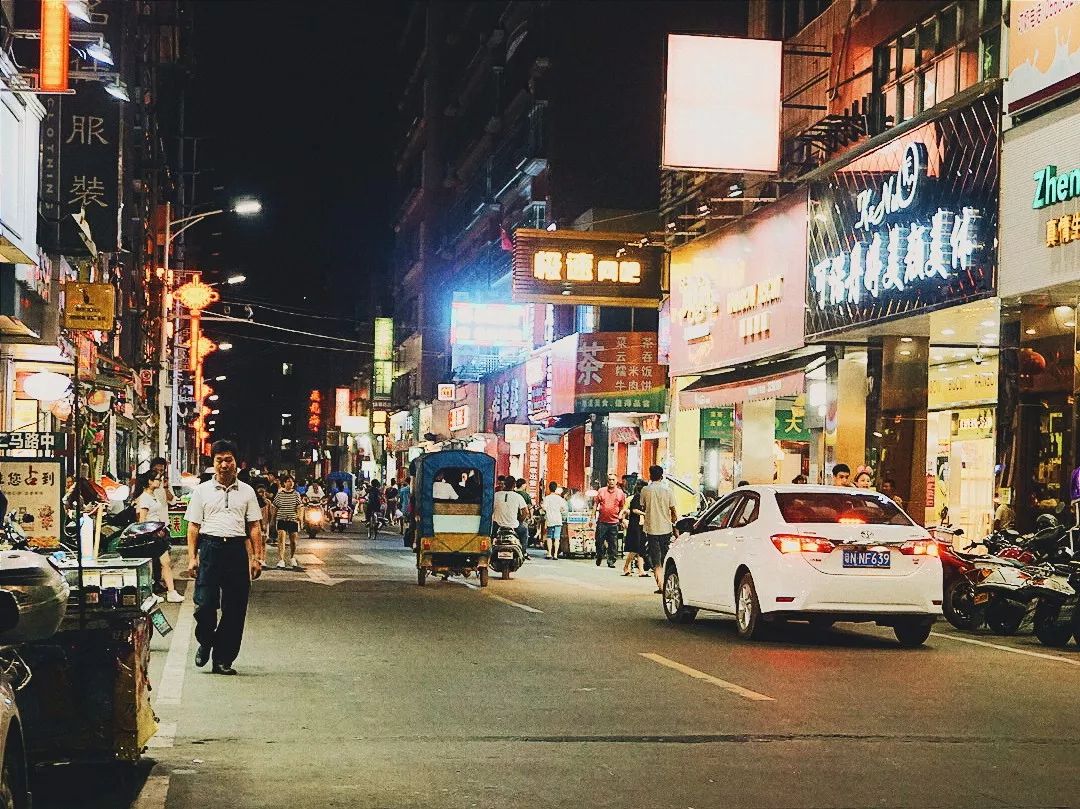 地址:汕尾市城区二马路时间:晚上8点二马路夜市汕尾3日游记-文艺之城