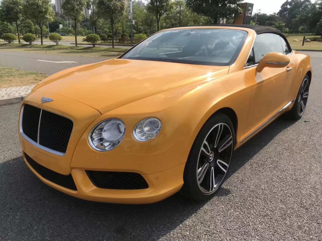 百万豪车集高科技内饰和高性能动力于一身的宾利gt跑车,工艺品