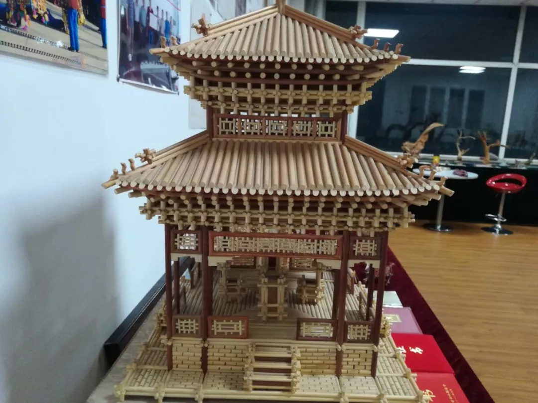 井陉艺术家用高粱杆筑起故宫角楼